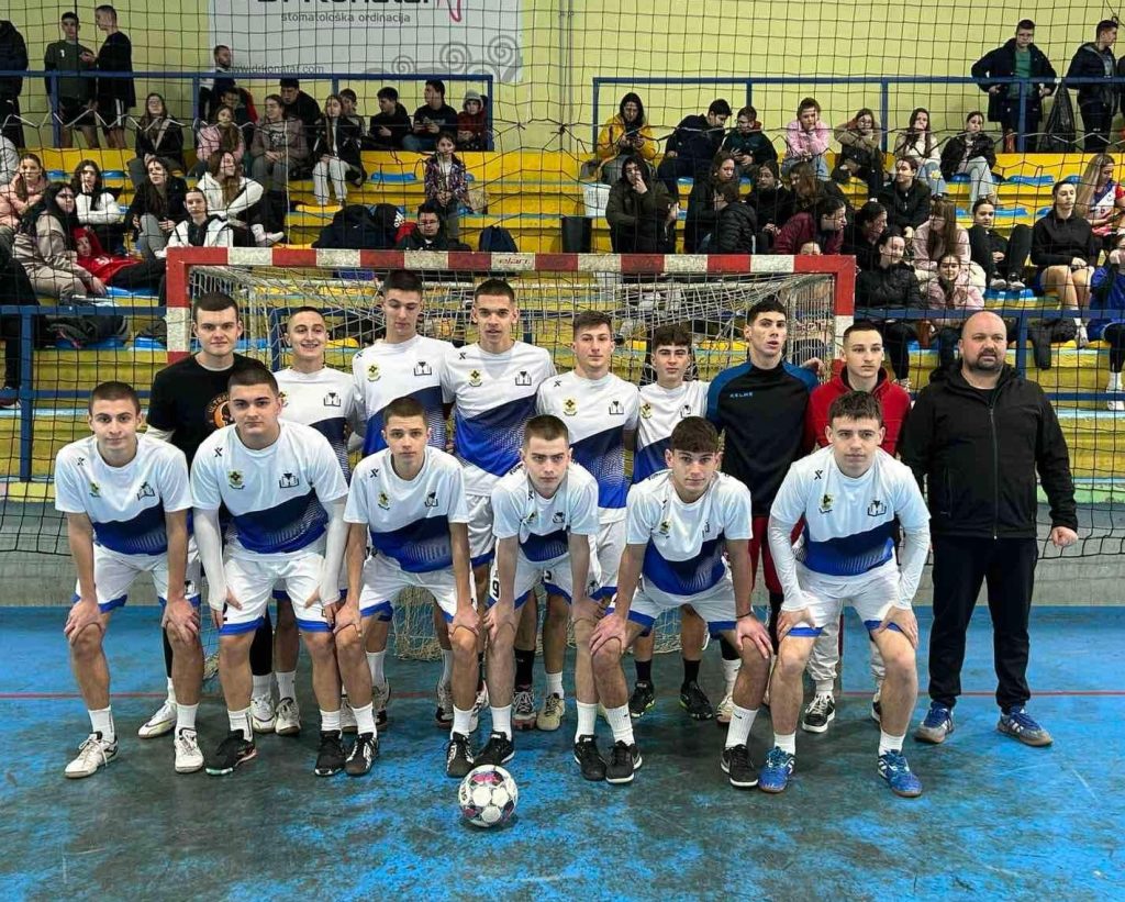 ГРАДСКО ТАКМИЧЕЊЕ У ФУТСАЛУ- ПРВО МЈЕСТО ЗА ЖЕНСКУ И МУШКУ ЕКИПУ НАШЕ ШКОЛЕ