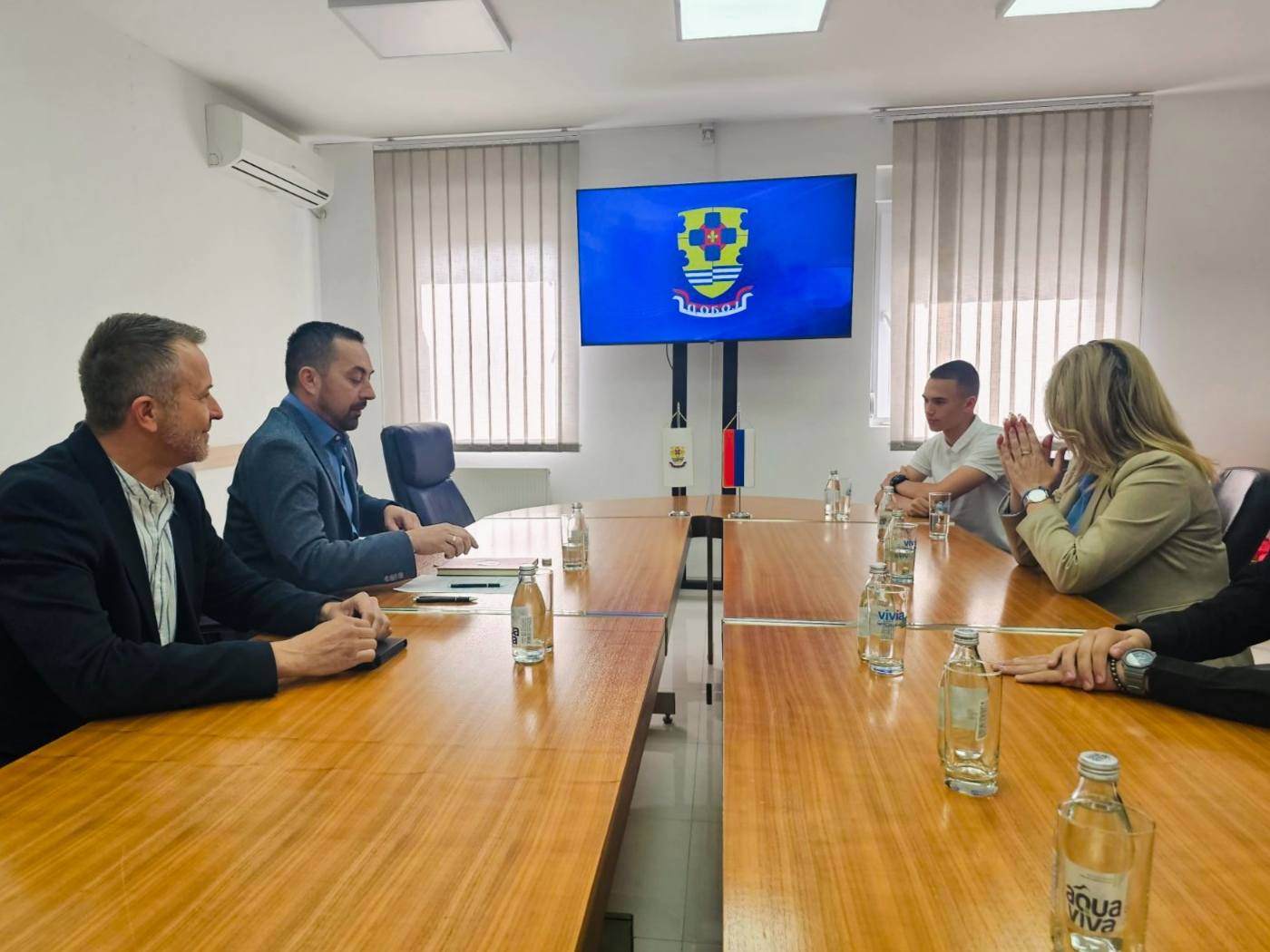 Градоначелник Добоја разговарао са ученицима и директором Медицинске школе који су се вратили са студијског путовања из Санкт Петербурга