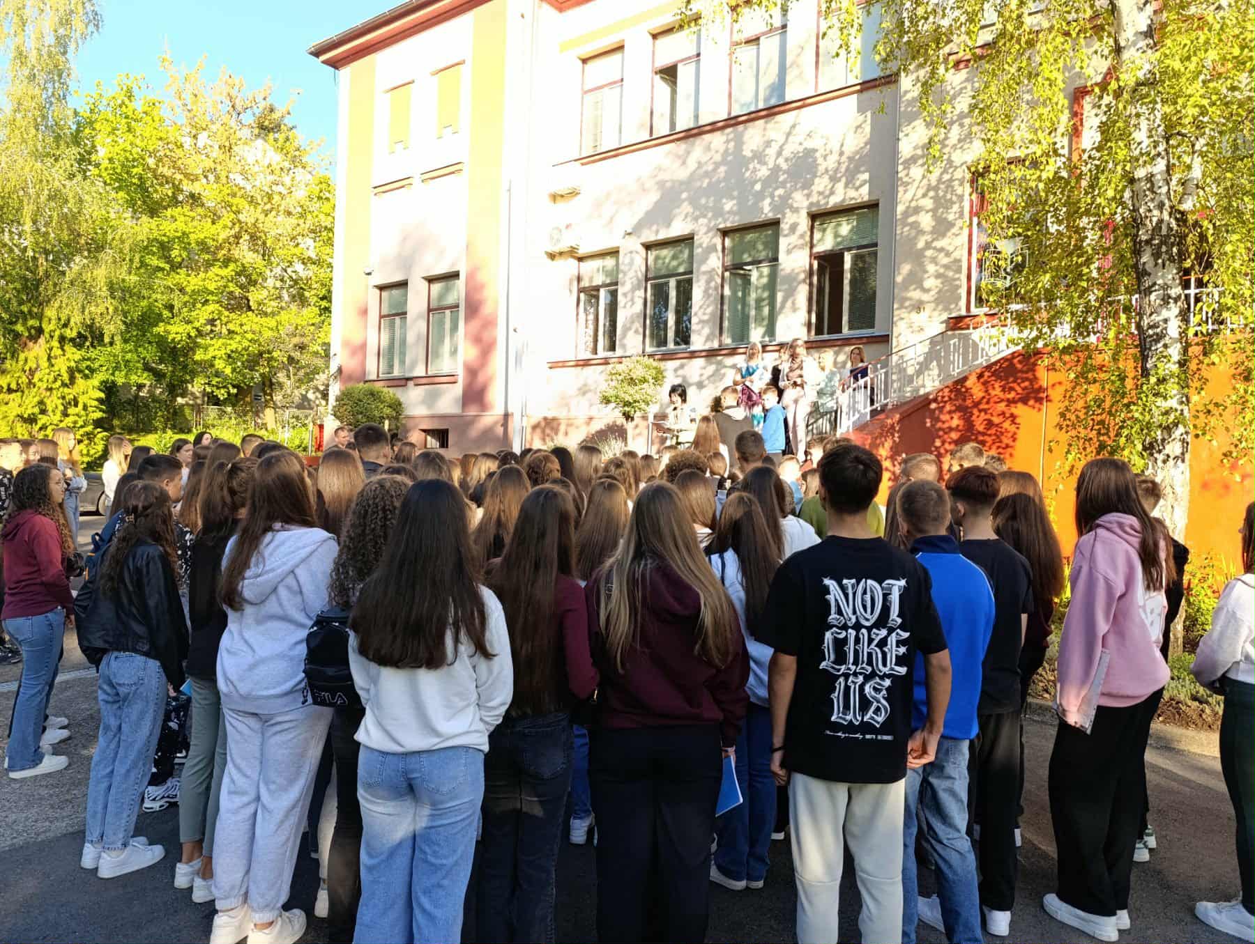 Прво септембарско јутро у ЈУ Медицинској школи Добој