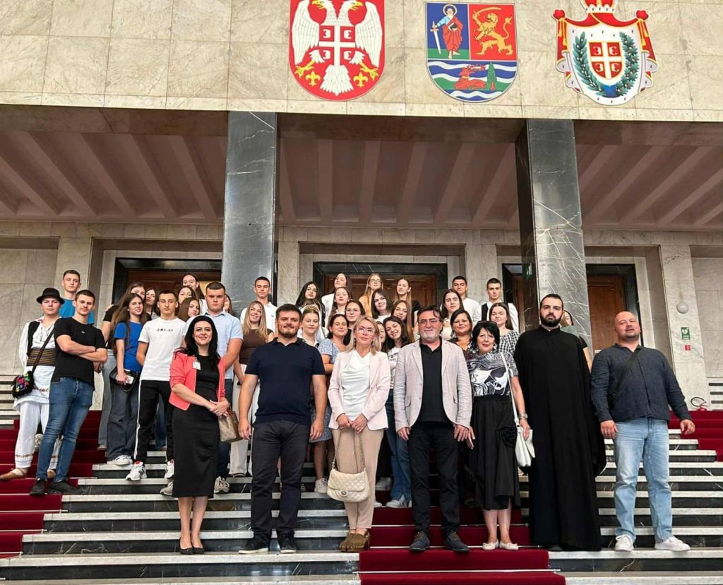 Ученици Медицинске школе Добој од 1. до 6. септембра боравили у едукативно-рекреативном центру Андревље на Фрушкој Гори