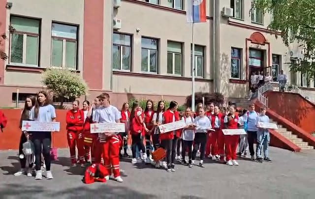 МЕДИЦИНСКА ШКОЛА ДОБОЈ, ДОМАЋИН РЕГИОНАЛНОГ ТАКМИЧЕЊА У ПРУЖАЊУ ПРВЕ ПОМОЋИ И…